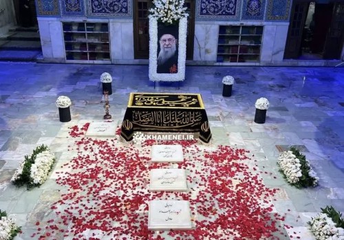 منزلگاه ابدی رهبر شهید، زیارتگاه دائمی عاشقان شد